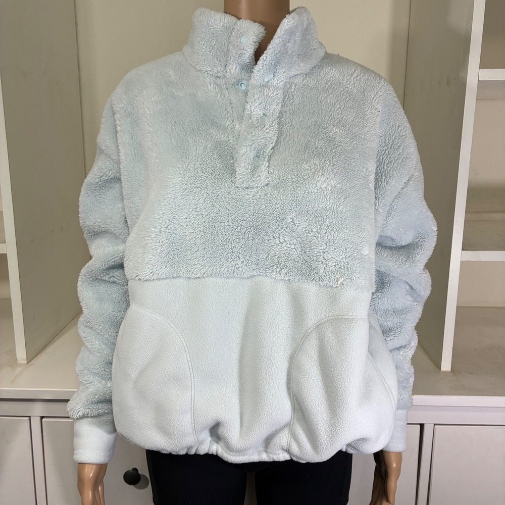 All In Motion Bundle Blue Sherpa Fleece Pullover L and Black Biker Shorts XL - Picture 8 of 9